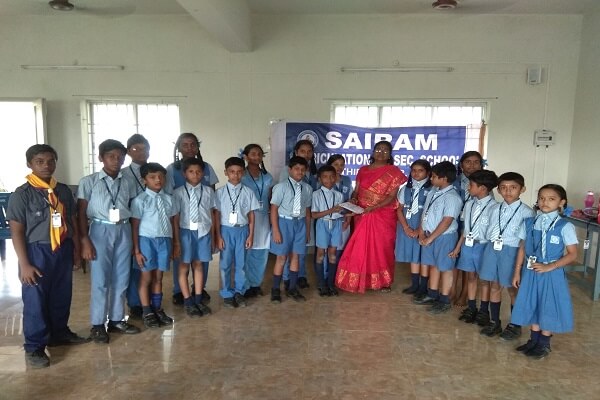 students participated in drawing competition conducted by the Thiruvarur museum, and won the first and third prizes.
